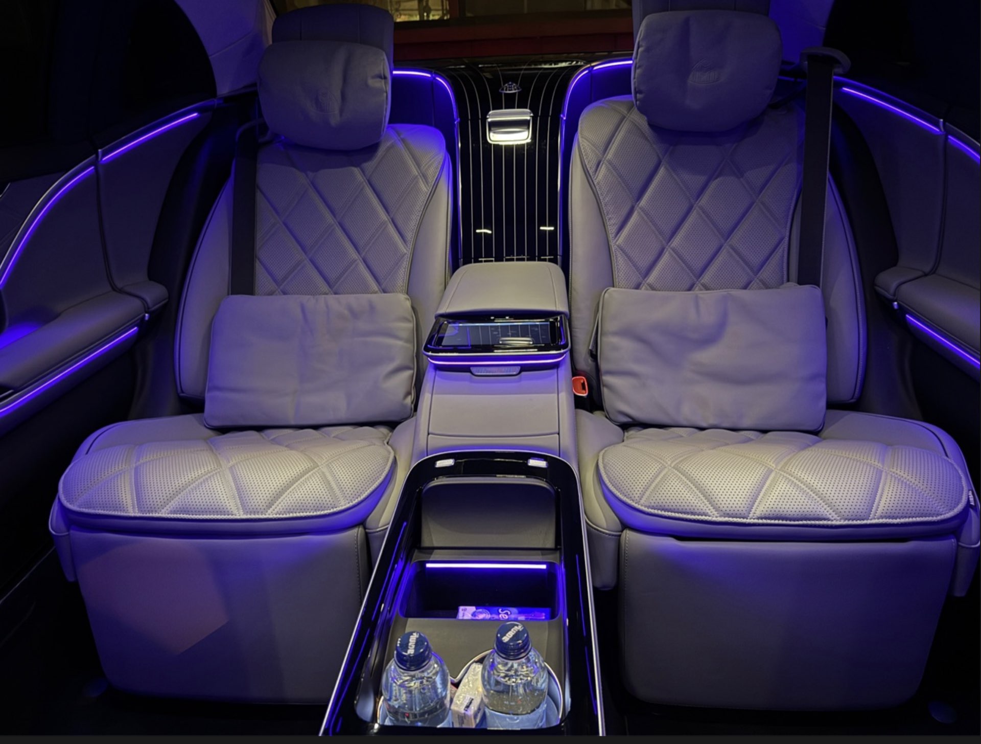 Maybach rear cabin from rear